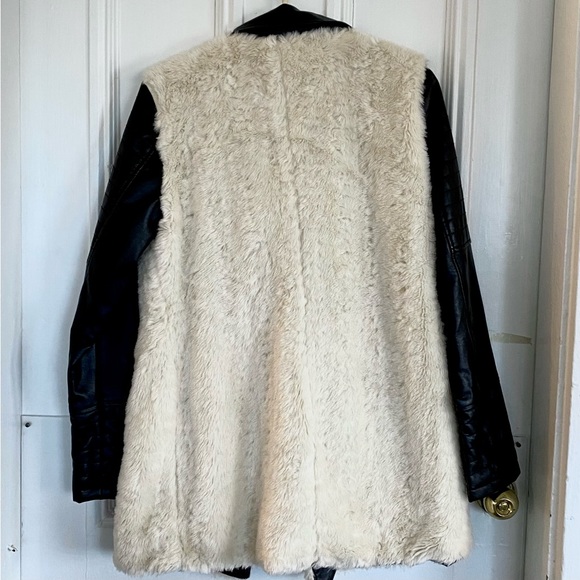 Beautiful leather/ fake fur jacket - Picture 2 of 4